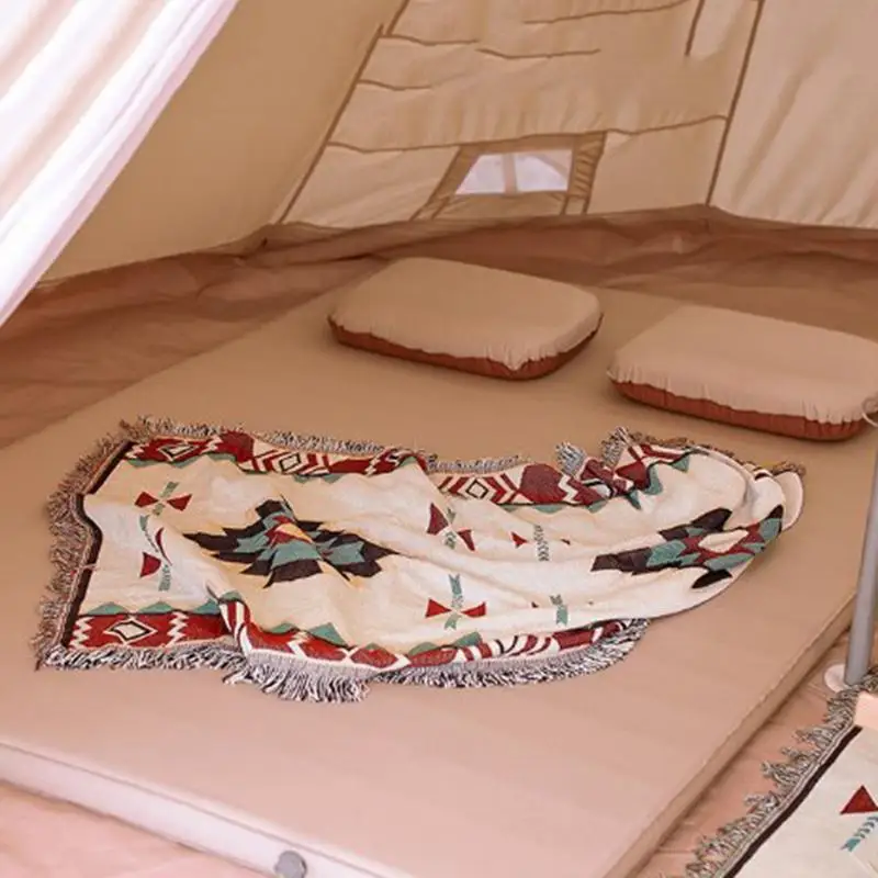 Koce plemienne dywany na zewnątrz indyjskie koc piknikowy kempingowe Boho dekoracyjne narzuty na łóżko Sofa w kratę maty podróżny dywan frędzle lniane