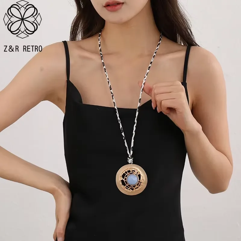 Women's Vintage Floral Pendant Necklace - Unique Gothic Costume Jewelry Accessory