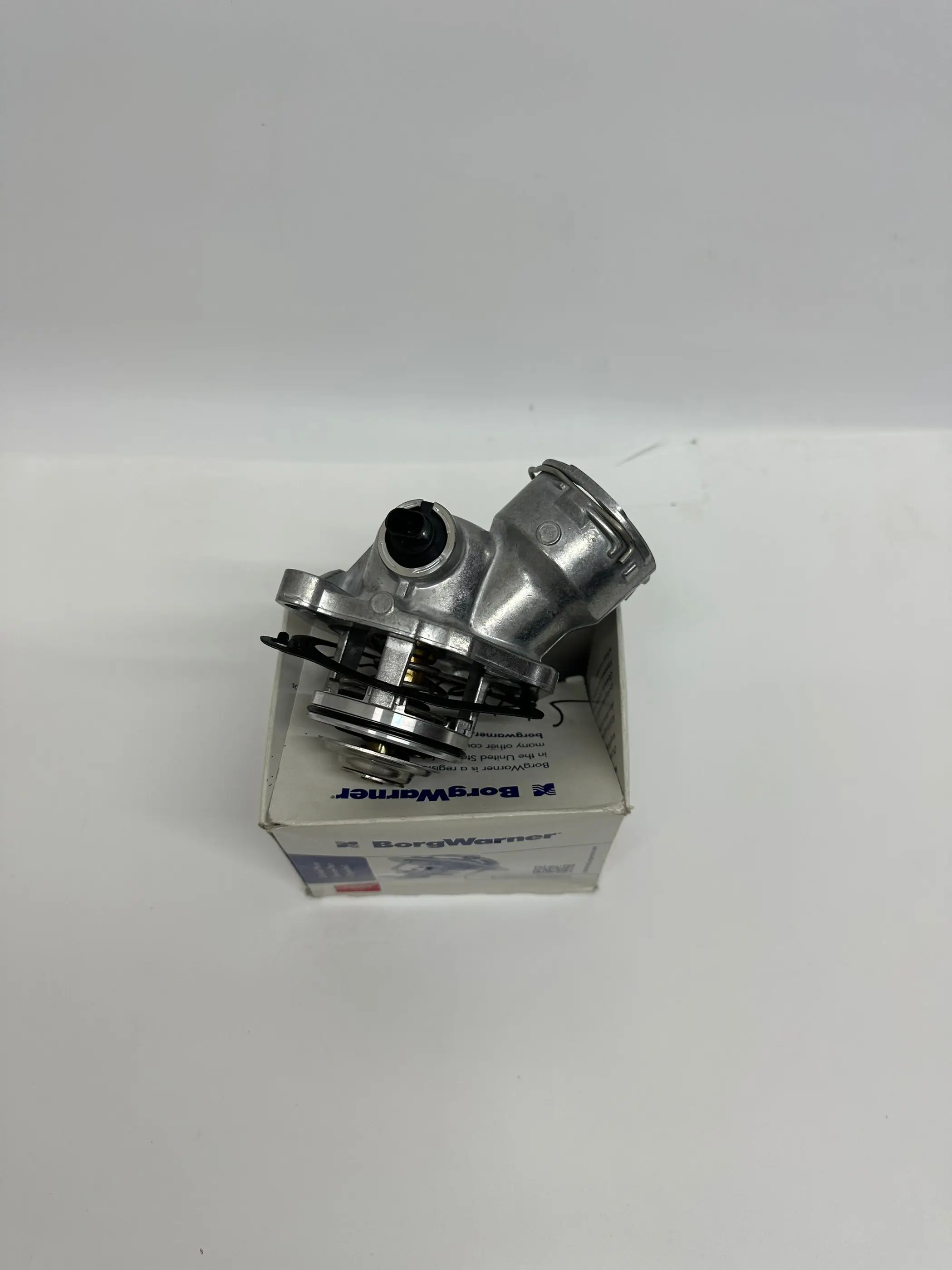2722000415,2722000015,2722000115 new for Mercedes M272, ML350, E300, GLK300, S300, S350, R300 thermostats