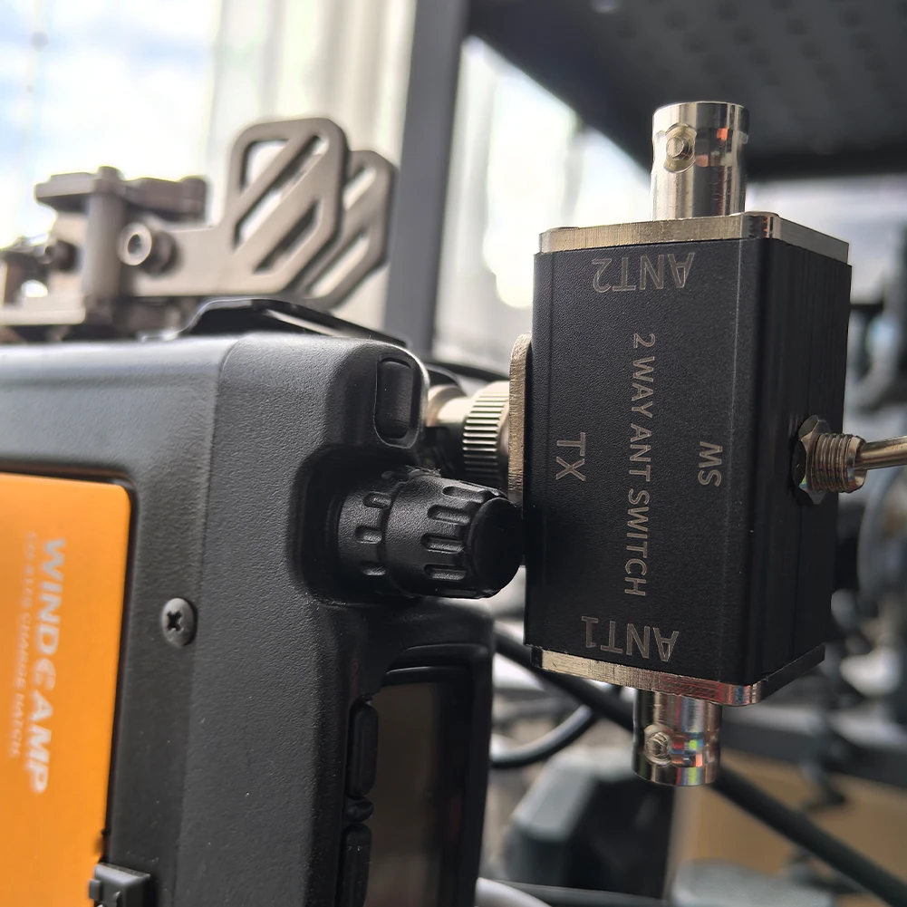 2 Way Rotary Switches SO239/BNC Connector 100W 0-50MHz Antenna Switches 1 Input & 2 Outputs with OFF/Ground Protection