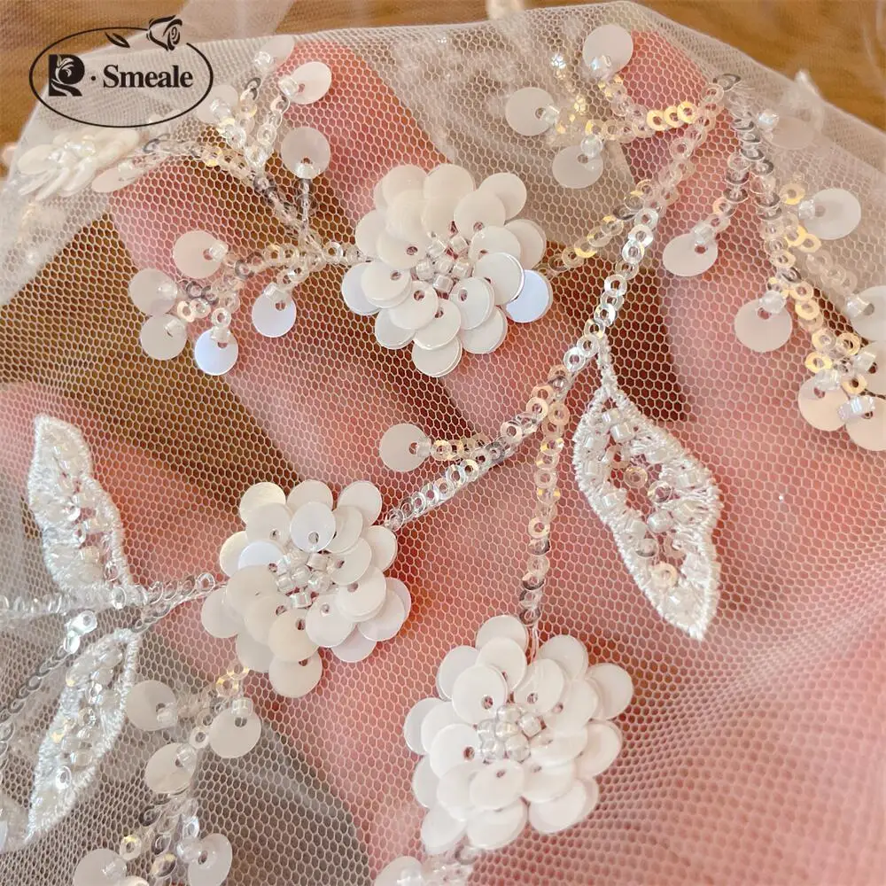 Bestickter Spitzenstoff für Hochzeitskleid, glänzender Brautstoff, 3D-Blumen, Perlenpailletten, -Weiß, RS4848