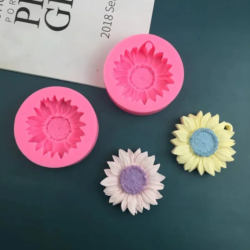 Daisy Sunflower Scented Candle Silicone Mold Aromatherapy Soap Mold Drop Glue Hanging Decoration Mold Candle Making Kit