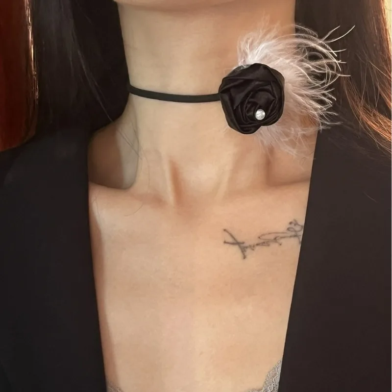 

Black Flower Women's Necklace Feather Fashion Imitation Pearl Luxury Club Party Banquet Collar For Female Jewelry Accessories