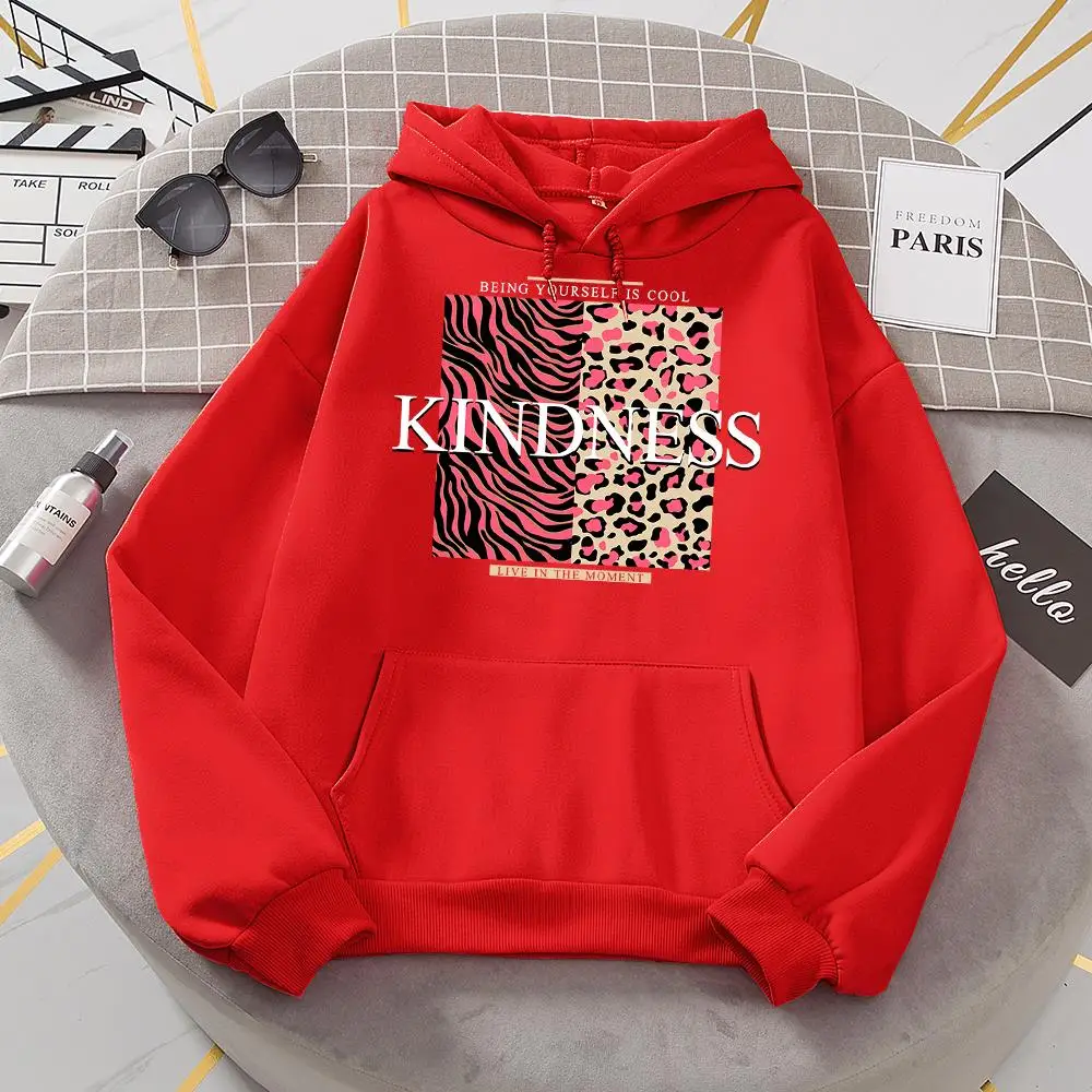 

Kindness Live In The Moment Prints Women Hoodies Autumn Fashion Loose Hoodie Hip Hop Fleece Hoody Casual Warm Unisex Sportswears