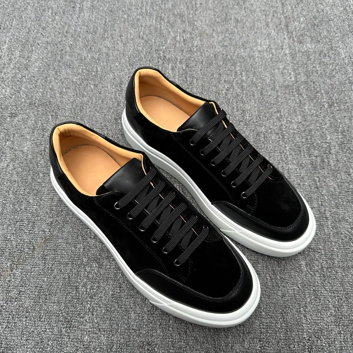 2026 New Luxury Men's Casual Skate Shoes, Cowhide Patchwork Niche Round Toe Trendy Sneakers, Retro Versatile Chunky Sole_vogvips.com