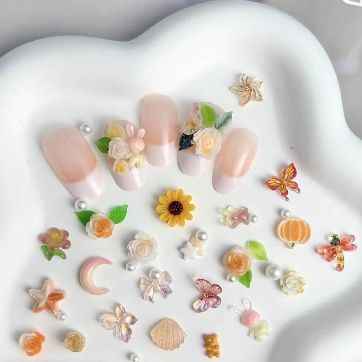 Random Mixed Orange Series Flower Butterfly Nail Charms 3D Resin Sunflower Bear Bow Nail Art Decorations Manicure DIY Supplies 6