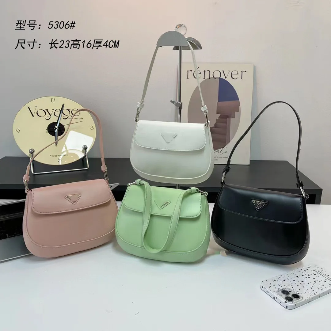 

2023 New Single Shoulder Handheld Simple and High Quality White Bag, Small and Popular Saddle Bag
