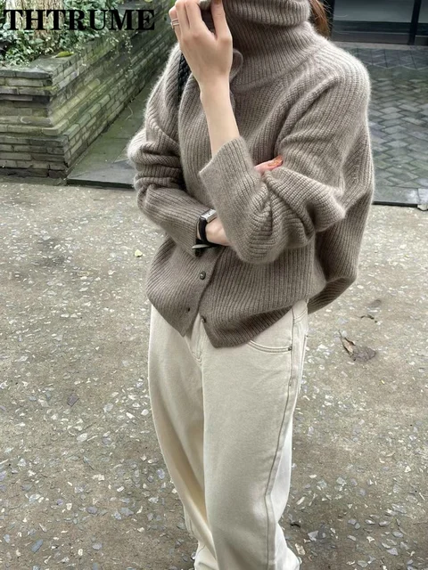 Elegant Turtleneck Cardigan – Effortless Style, Unmatched Comfort 2