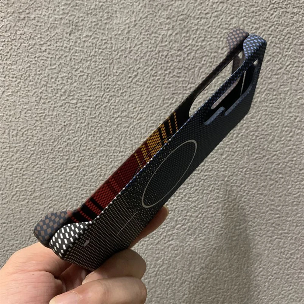 Ultra Thin Carbon Fiber Magnetic Phone Case with Frameless Kevlar Texture