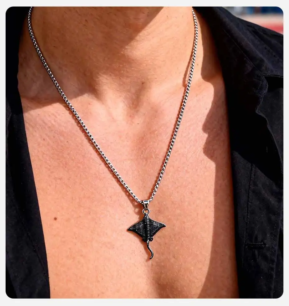 Herren-Halskette mit Teufelsfisch aus Edelstahl, Punk-Vintage-3D-Halskette mit Teufelsfisch-Anhänger, Geschenk für Hai-Enthusiasten – Detail 3