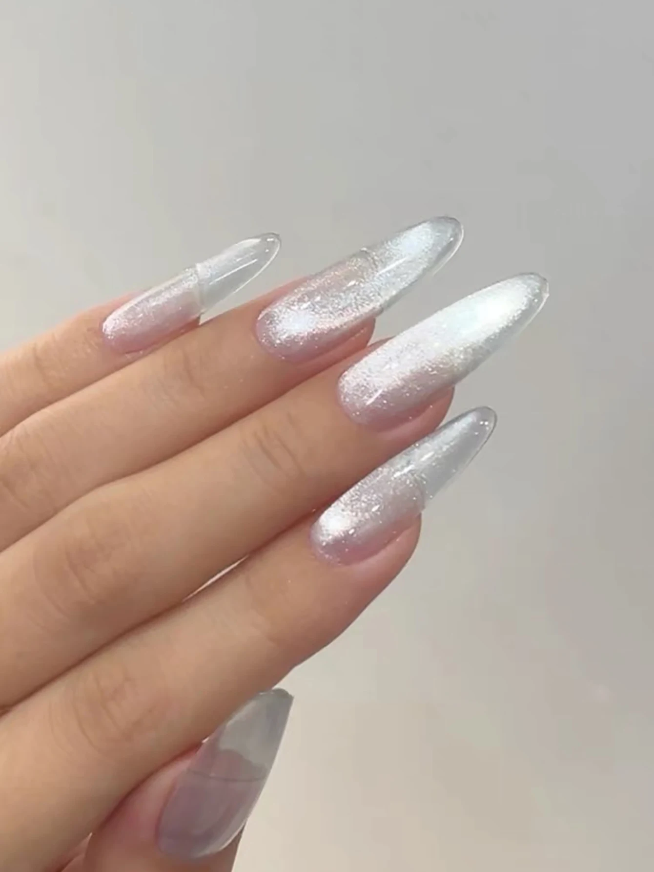 WS White Moonlight Cat Eye Gel Nail Polish Ceramic Cat Eye Explosion Flash Shows White without Grey Glass Beads 4