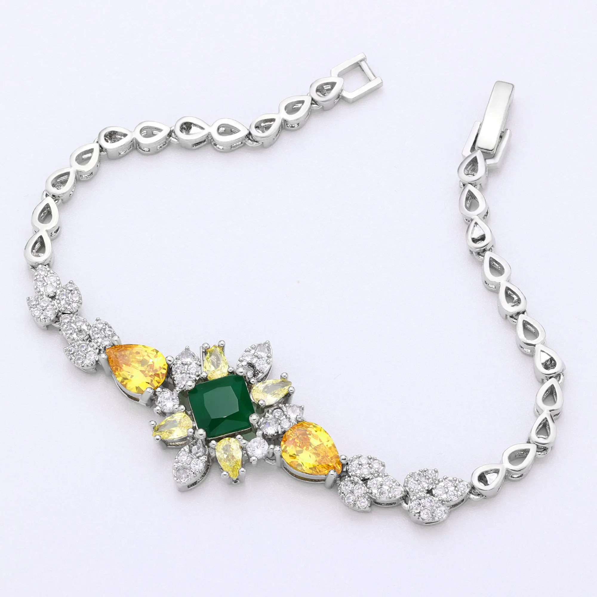 طقم مجوهرات زركون عرائسي ٤ قطع