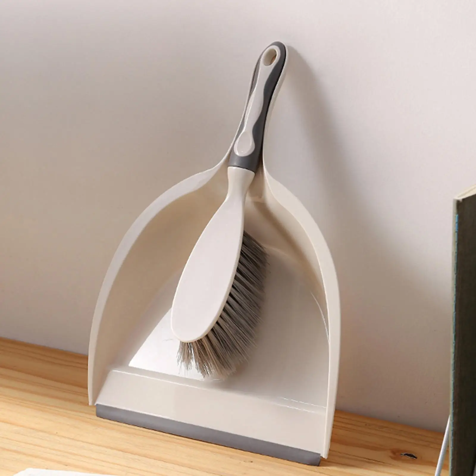 Small Broom and Dustpan Set Bristles Brush Whisk Broom Cleaning Tool Collect desktop broom set