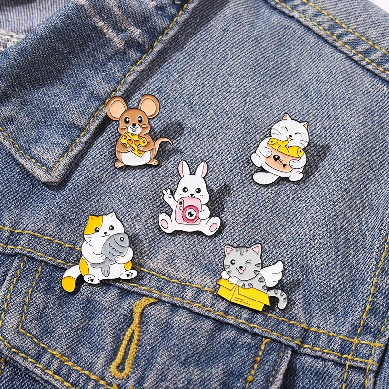 Engraçado fome comer peixe gato preto duro esmalte pino kawaii desenhos  animados gatos animal dourado broche lapela mochila pinos decoração  presente exclusivo - AliExpress