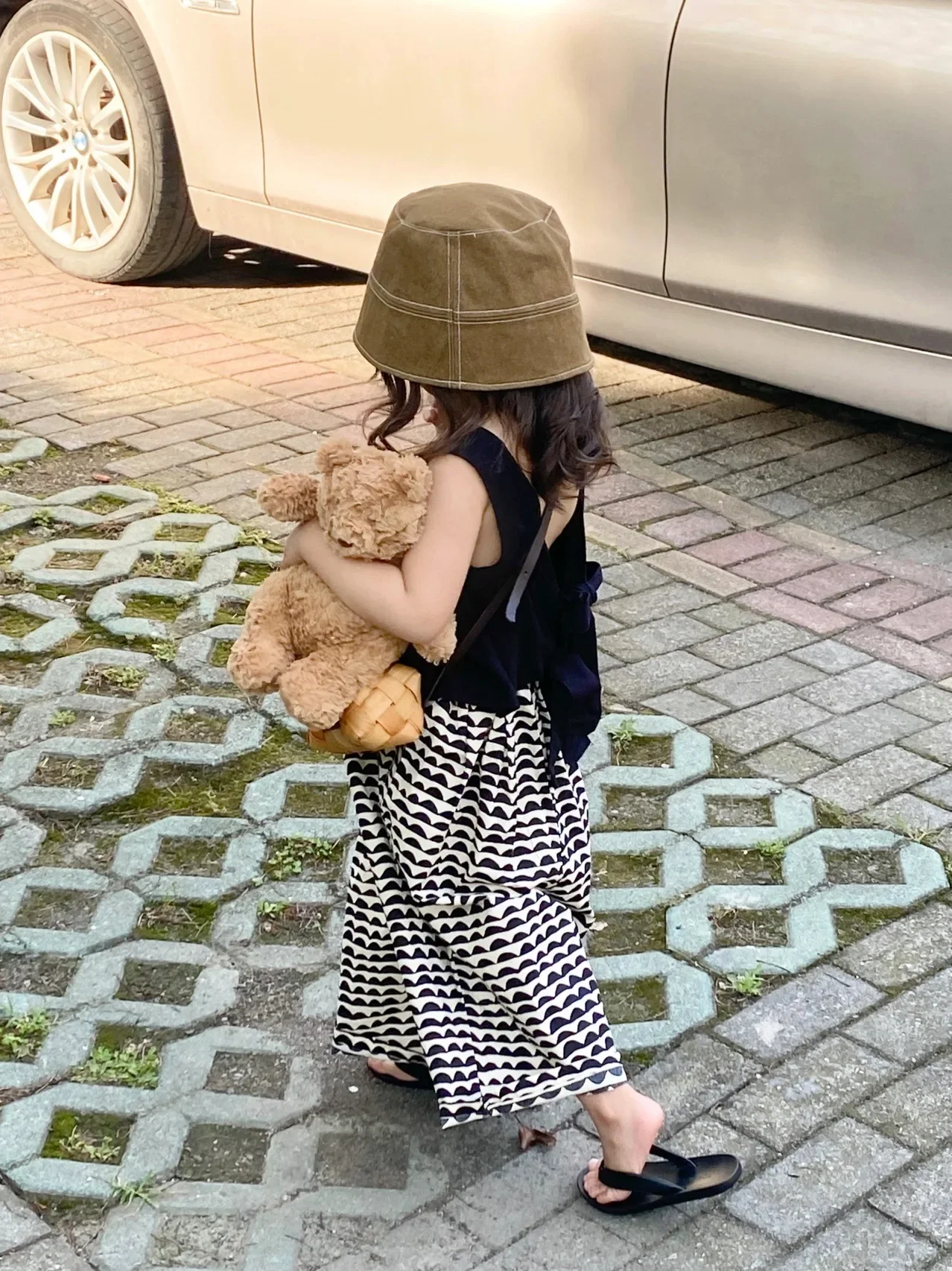 

5549C Korean Girls' Clothing Set 2023 Summer New Fashion Girl's Suit Sleeveless Top with Hollow Bow+Wide-leg Pants Two Piece Set