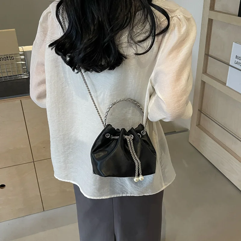 Popular Shoulder Bag Underarm New Chain Crossbody Portable Bucket Handbags for Women High-quality Messenger Versatile Luxury Y2k