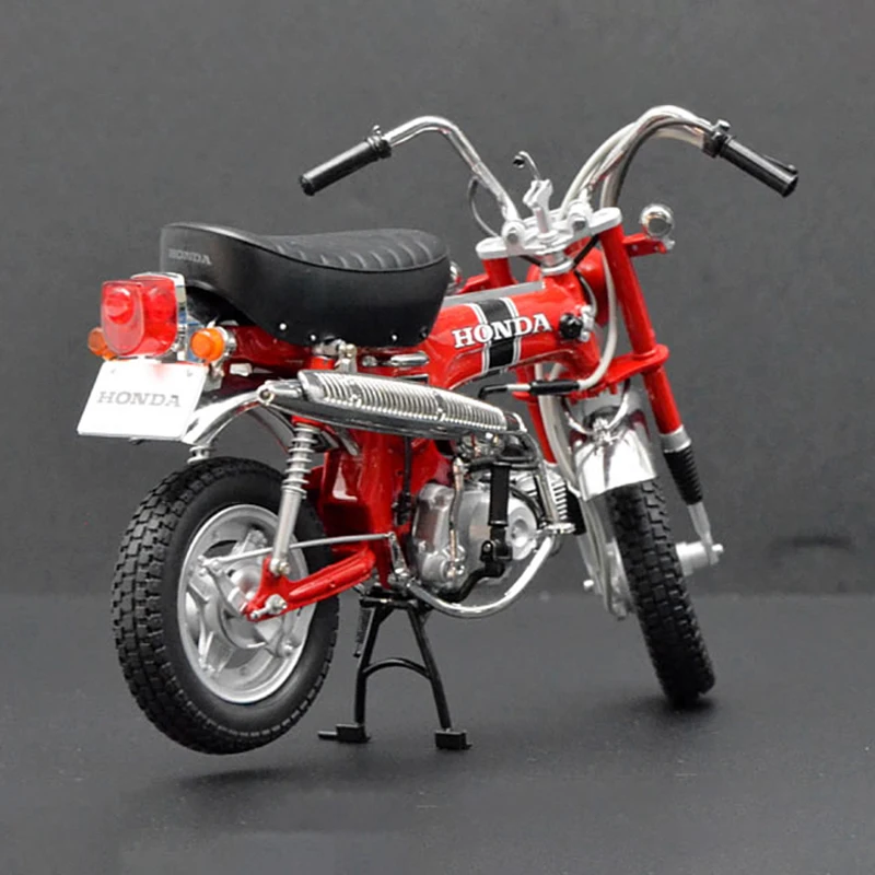EBBRO 1:10 Scale Diecast Alloy 1969 HONDA DAX ST50 Motorcycle