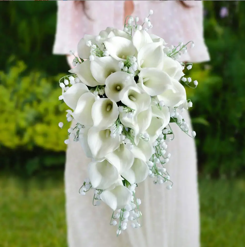 AYiCuthia Royal White Wedding Bouquet Waterfall Crystal Artificial Flowers White Bridal Pearl Bride Bouquet Fleur Mariage