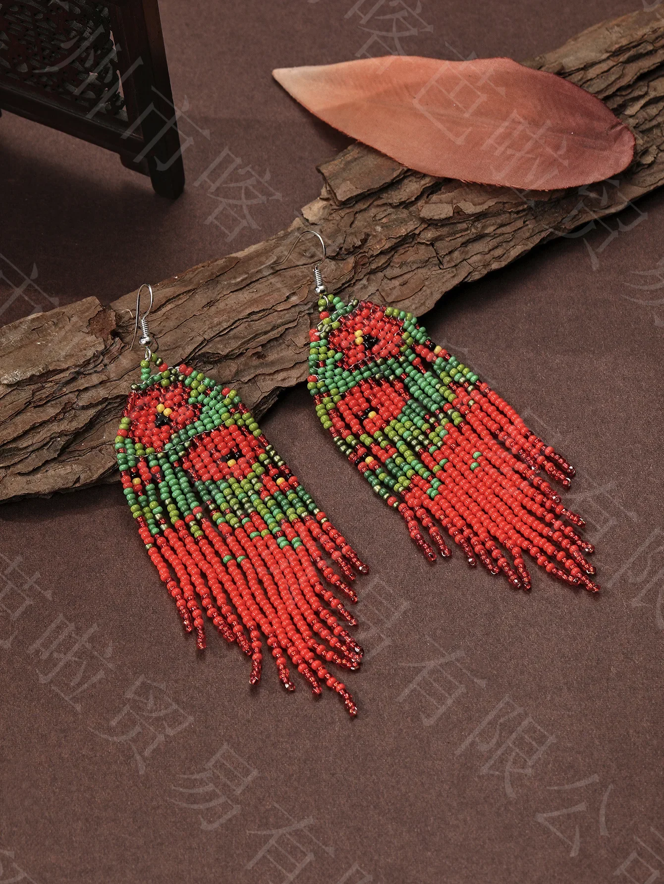 

Rice Bead Earrings Hand weaving Beaded safflower green leaf Simplicity Retro Bohemia geometry alloy ma'am Tassel Earrings