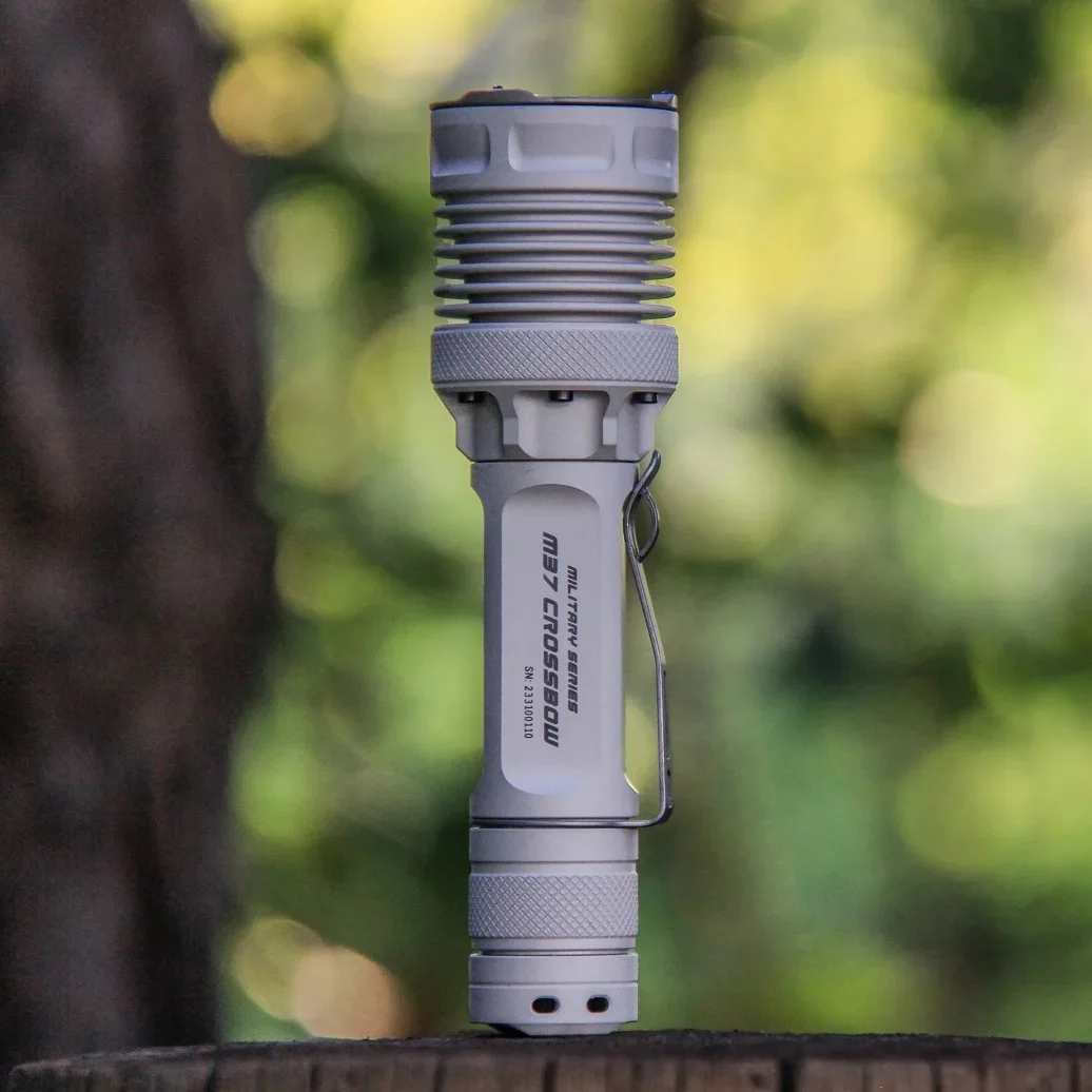 Jetbeam M37 Ultrakrachtige Zaklamp Geleid 3000 Lumen 340M Tactische Fakkel Campinglantaarn Voor Zelfverdedigingspatrouille