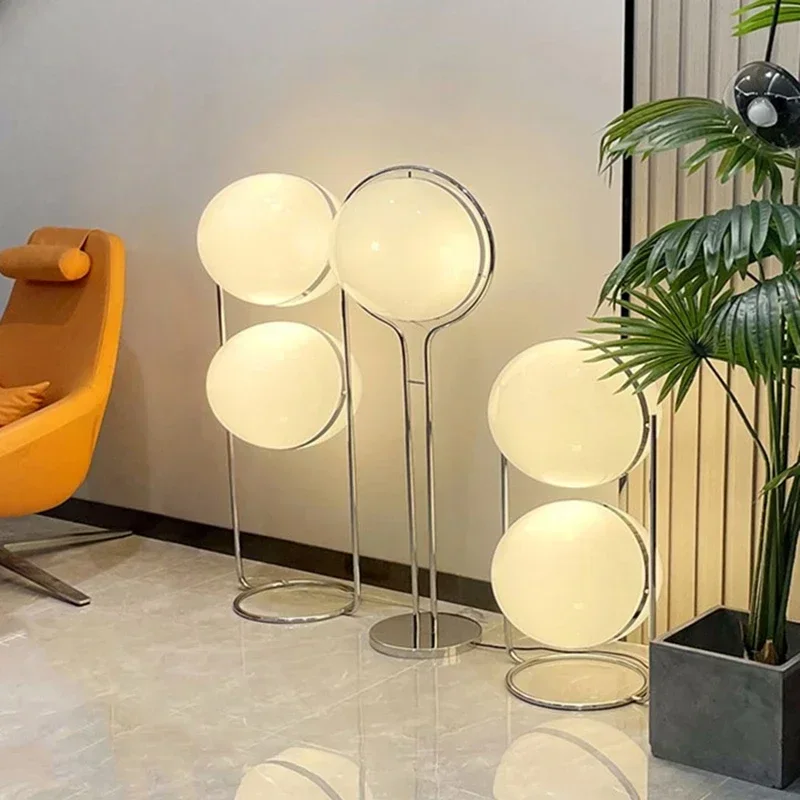 Creative Desk Lamp LED Chrome Metal White Acrylic Ball Lights Modern Art Decor LivingRoom Study Home Lighting Floor Lamp