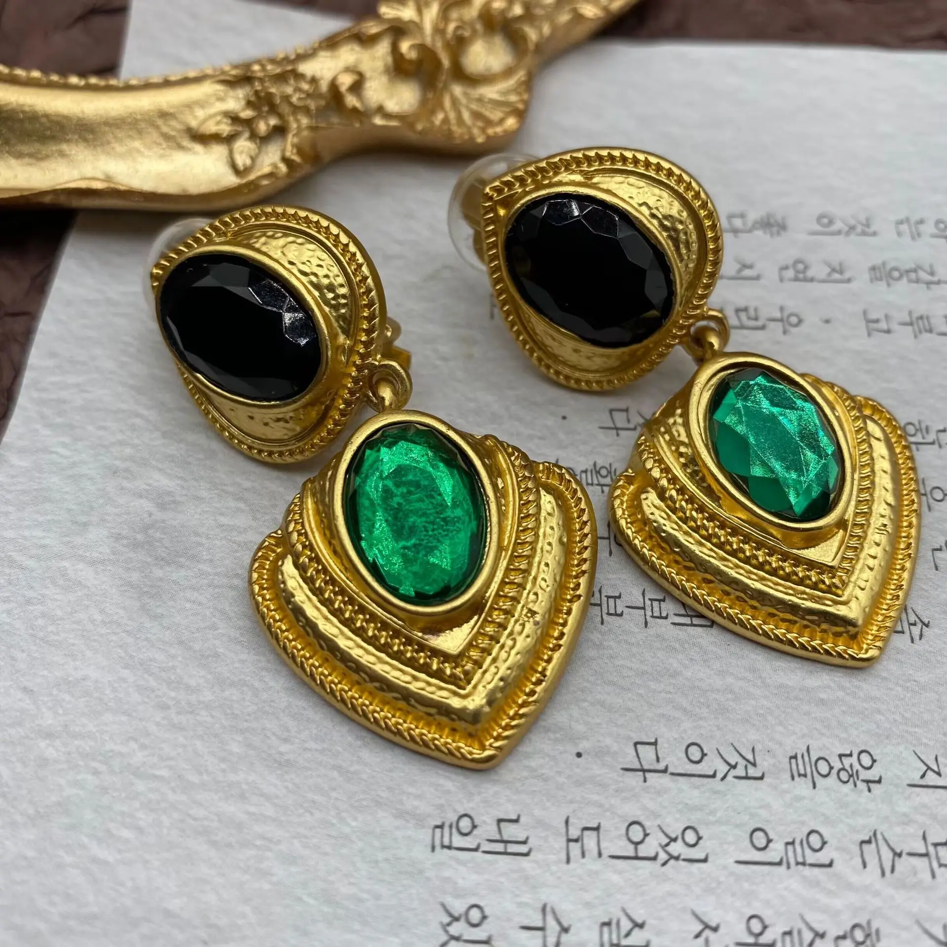 

New Yaguang Peach Heart Pendant Vintage Fashion Versatile Earrings