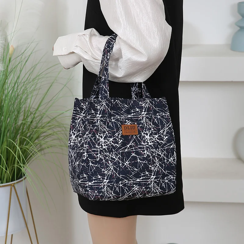 Brandneue Blumenmuster-Handtasche mit Reißverschluss Halbgeschlossene Arbeits-Lunchbox-Tasche mit Aluminiumfolie-Isolierung Innen – Detail 15