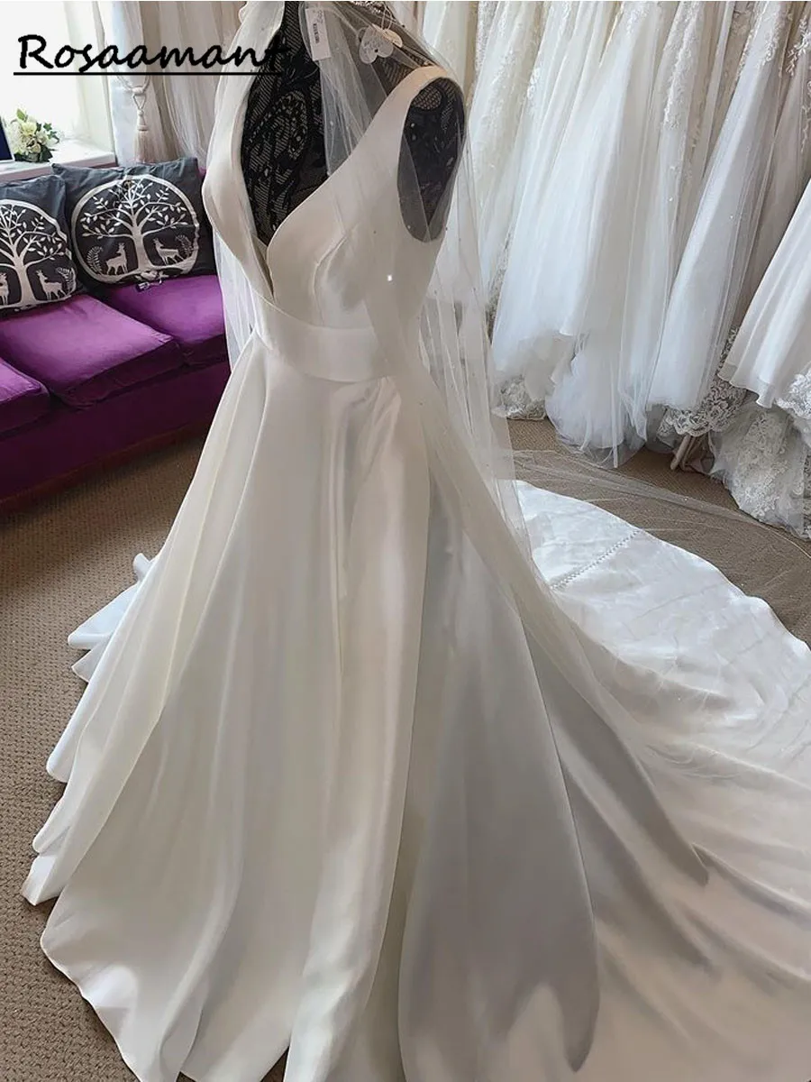 

2023 V Neck Criss-Cross Wedding Dress Sweep Train Sleeveless Chiffon Bride Gown Robe De Mariée Beach Wedding Gown