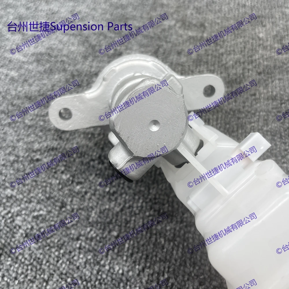 Brake Master Cylinder for Suzuki Grand Vitara J20A F9QB N32A J24B 1.9D 2.0 2.4 3.2 2005 2006 2007 2008 2009 2010 2011 2012-