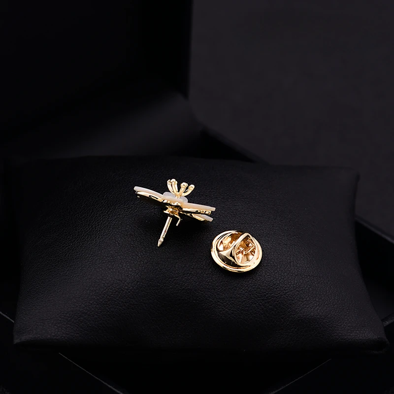 Romantic Cherry Blossom Flower Brooch Shirt Anti-Exposure Buckle Cardigan Fixed Decorative Corsage Collar Pin Clasp Jewelry 6034