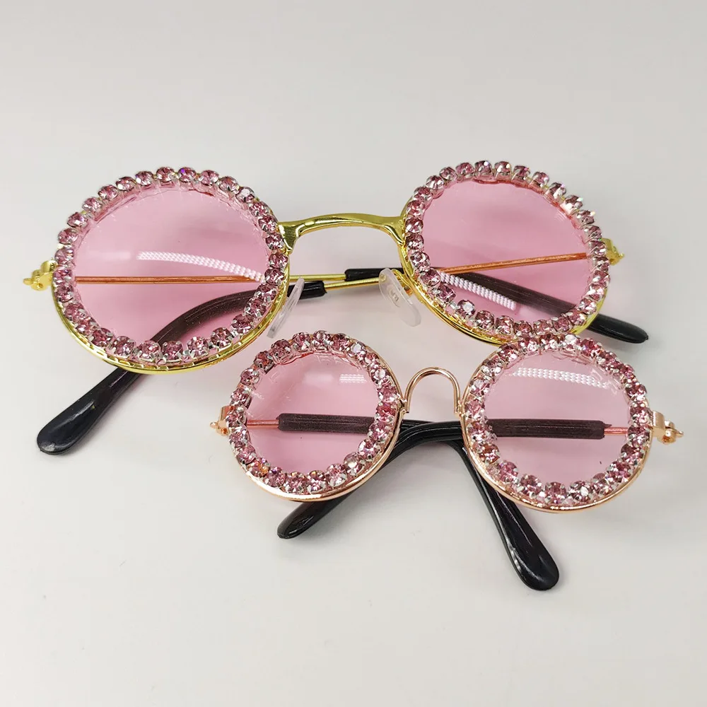 Lunettes de Soleil avec Diamants pour Petits Chiens et Chats - Élégance et Protection pour la Plage - 2025 - Doglovedesign : Vêtement et accessoires pour chiens
