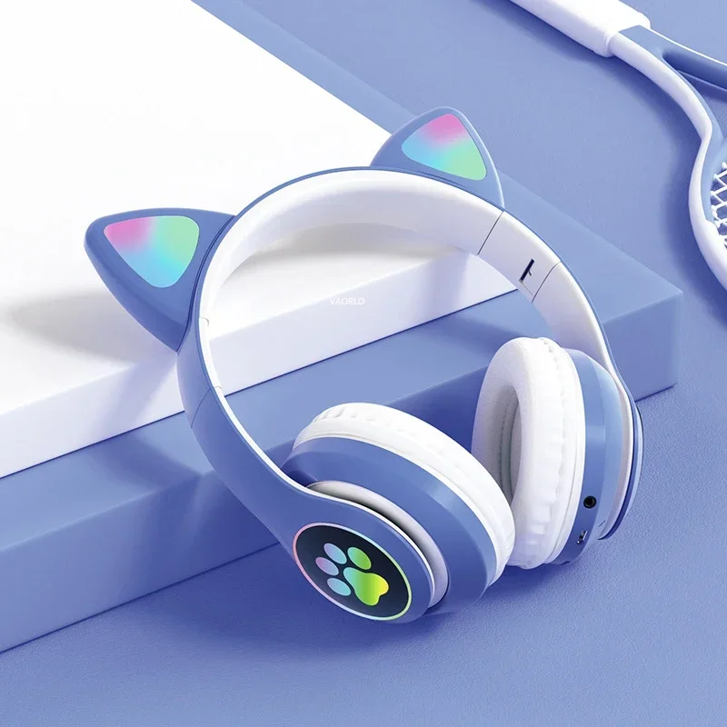 MyGiftHome Flash Lamp Cat Ear Headphones for Kids