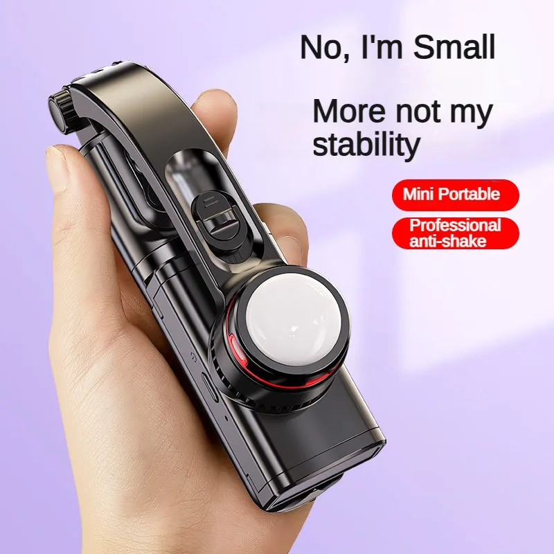 Gimbal plié et rangé dans son étui, compact pour transporter, achat recommandé pour vlogs