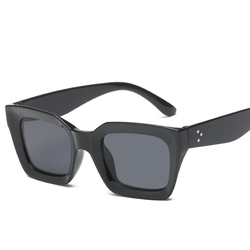 Luxury Brand Women's Vintage Oversized Square Sunglasses with UV400 Protection - Black