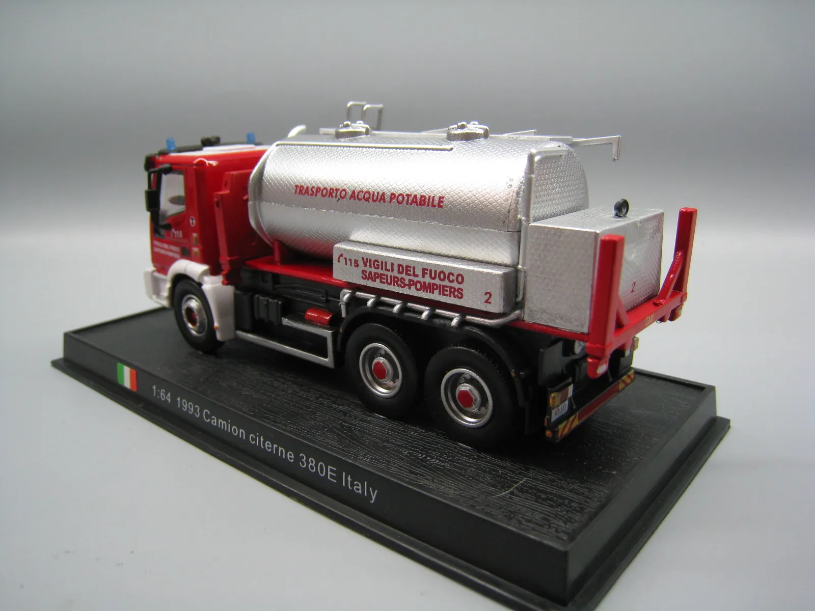 Camion citerne miniature 1/50