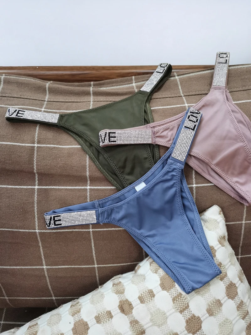 Футболкасыз трусики