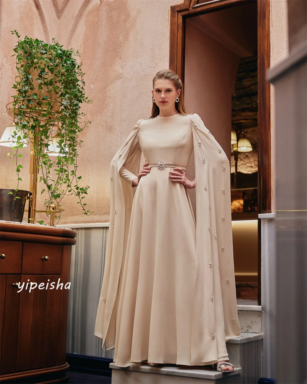 Рисунок 5 - Платье-миди ТРАПЕЦИЕВИДНОЕ с блестками