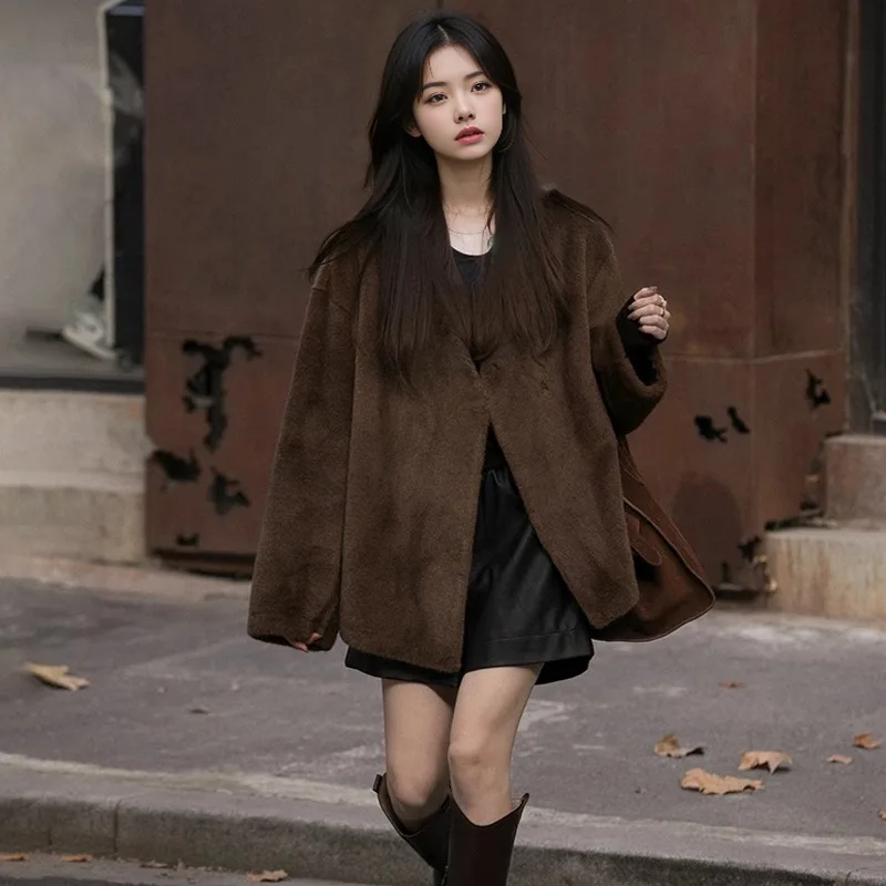 

2024the daughter's imitation mink fur is soft, glutinous, loose, gentle, and has a youthful and environmentally friendly