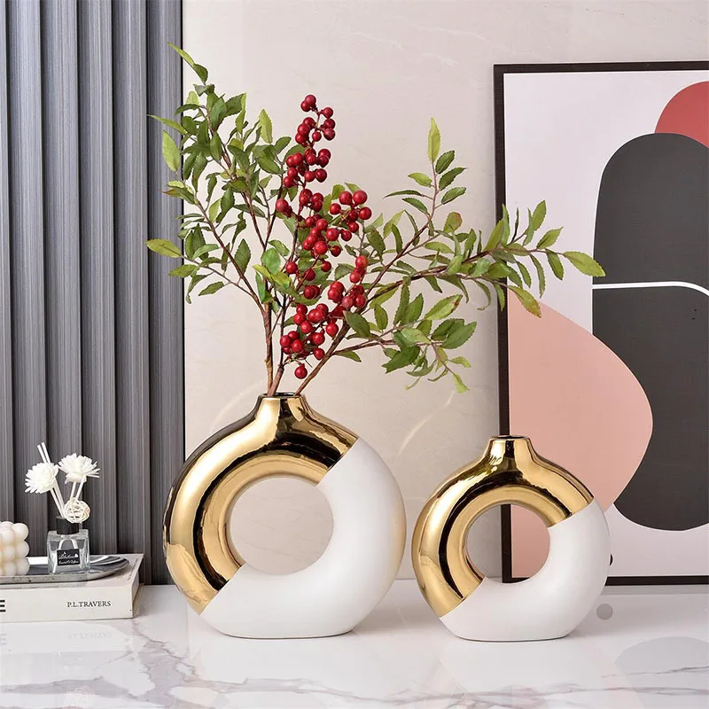 

Creative Doughnut Shaped Porcelain Vase Home Decor European Style Interior Table Accessories Ceramic Crafts Garden Decoration