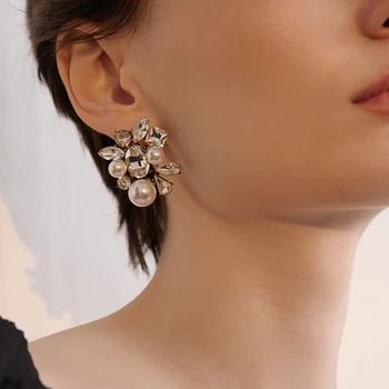 여성용 미니멀리스트 진주 귀걸이, 속이 빈 라인석 꽃 스터드 귀걸이, 기질 알레르기 방지 주얼리 상품 이미지