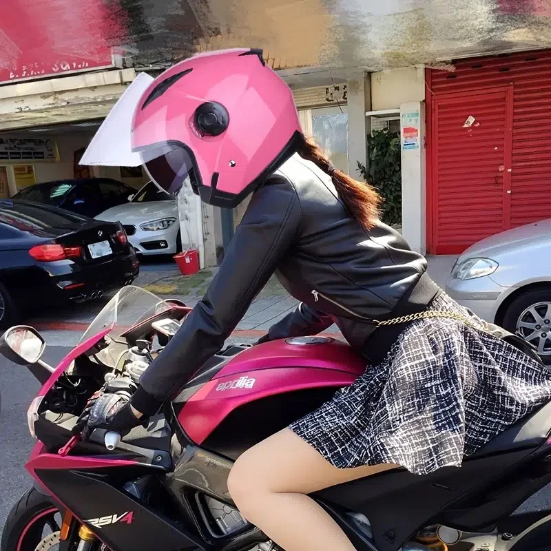 

Pink Motorcycle Helmet, Half Coverage Double Windshield Lens All Seasons Safety Protective Helmet For Women