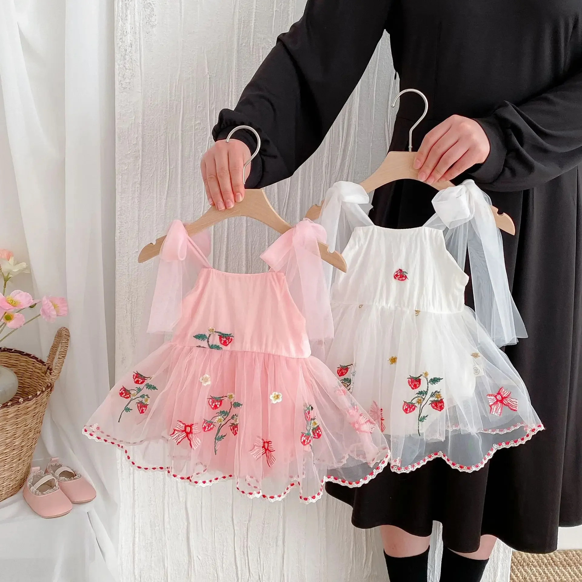 Princess Skirt Baby Girl Romper Cotton No Sleeve Bottom Covering Newborn Three Month Photo Shoot Dress Summer