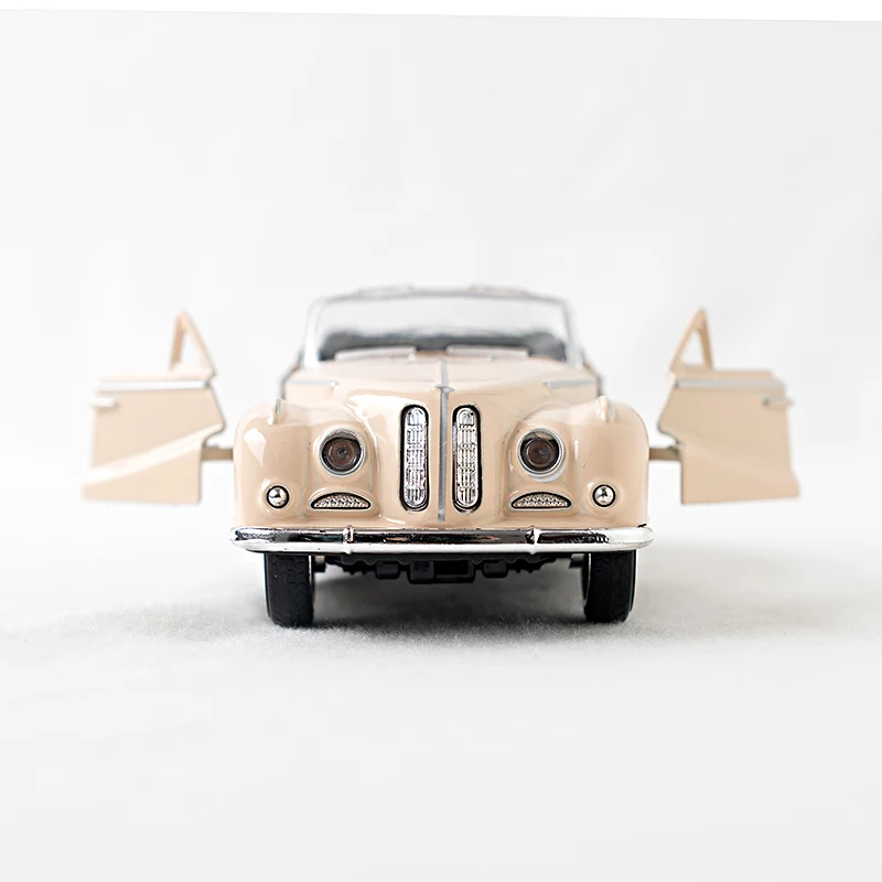 1:36 합금 클래식 자동차 모델 어린이 장난감 자동차 장식품 풀백 자동차 모델 소년 장난감 다이캐스트 교육용 장난감