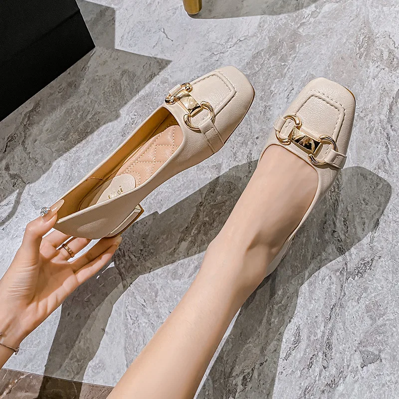 Big Size 35-43 Women Low Heel Shoes Metal Buckle Decoration Flats Office Lady Slip on Leaher Loafers Spring Fashion Pumps Shoes