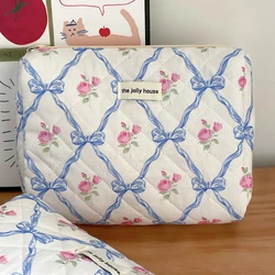 Charming Quilted Cotton Makeup Bag - Floral Bow Design Zipper Pouch (Blue-B)