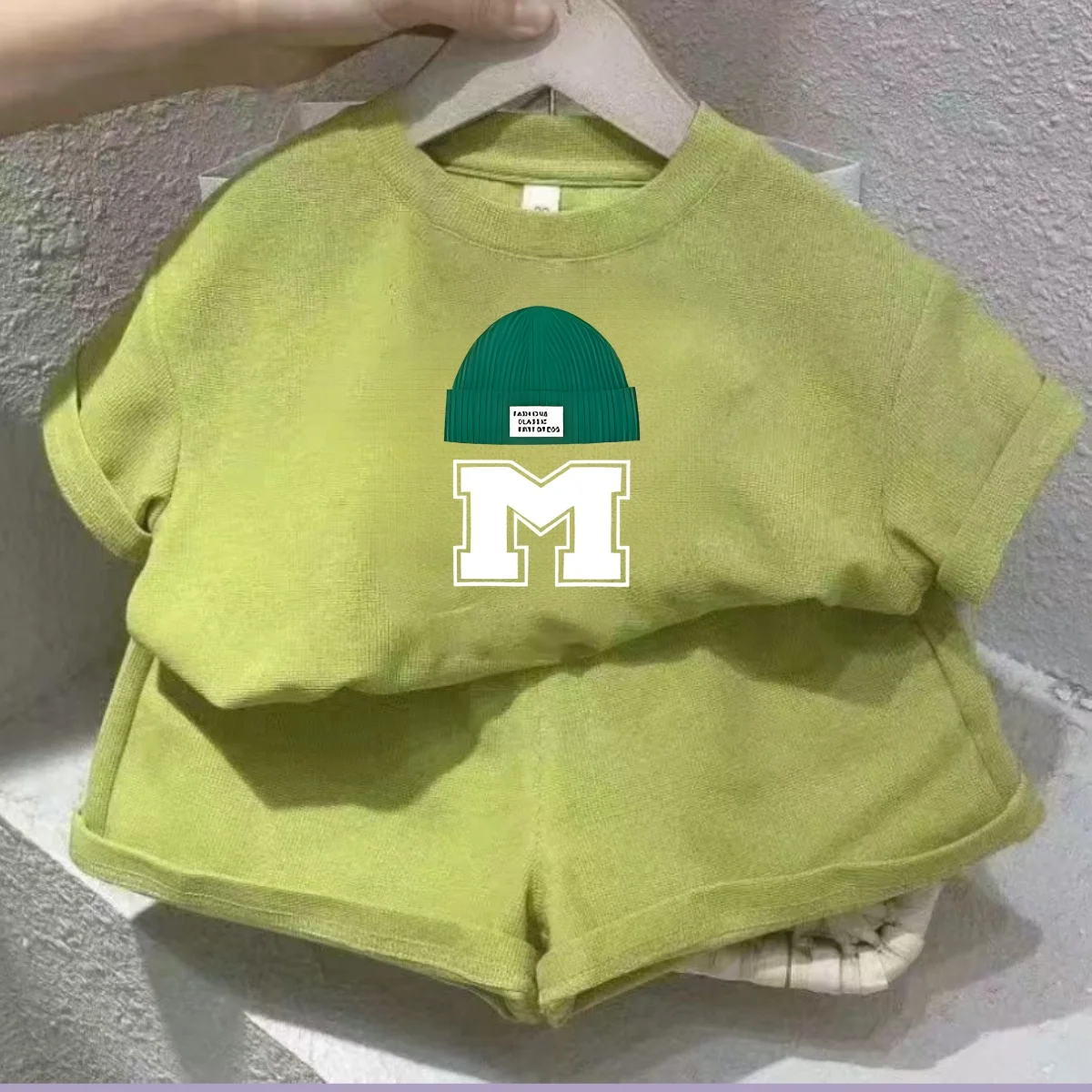 طقم ملابس صيفي للأطفال البنات مكون من قطعتين: تي ش...