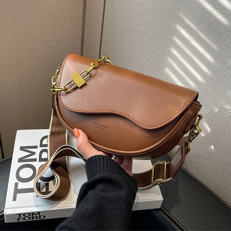 

2023 Fashion Women'S Saddle Bag Handbags Purses Solid PU Leather Autumn Trends Crossboday Bag Retro Small Shoulder Underarm Bag