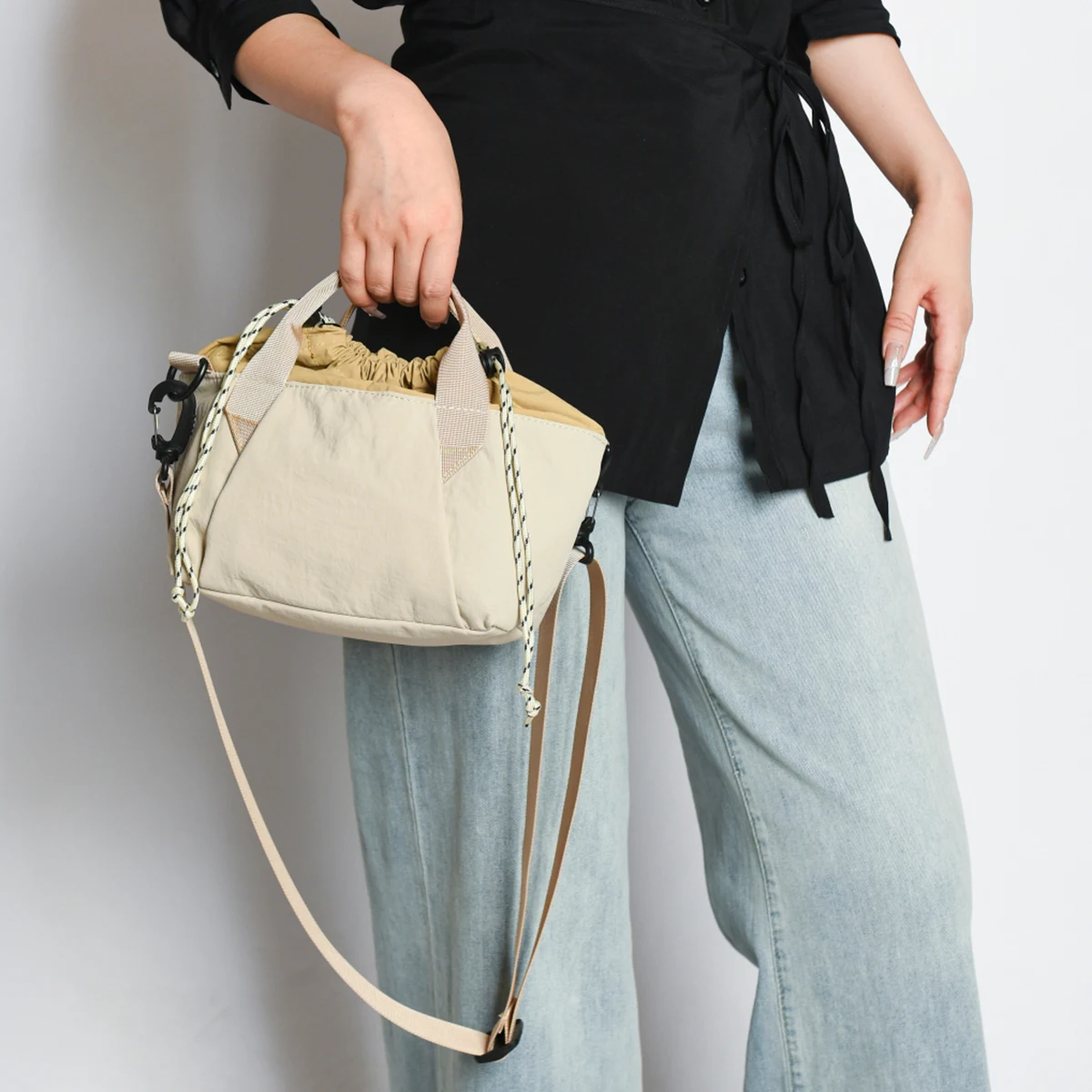 Niche Mini Lightweight Simple Small Drawstring Bag for Lipstick, Tissues, Versatile Phone Bag, Commuter Lightweight Shoulder Crossbody Bag, Breakfast Bag for Work