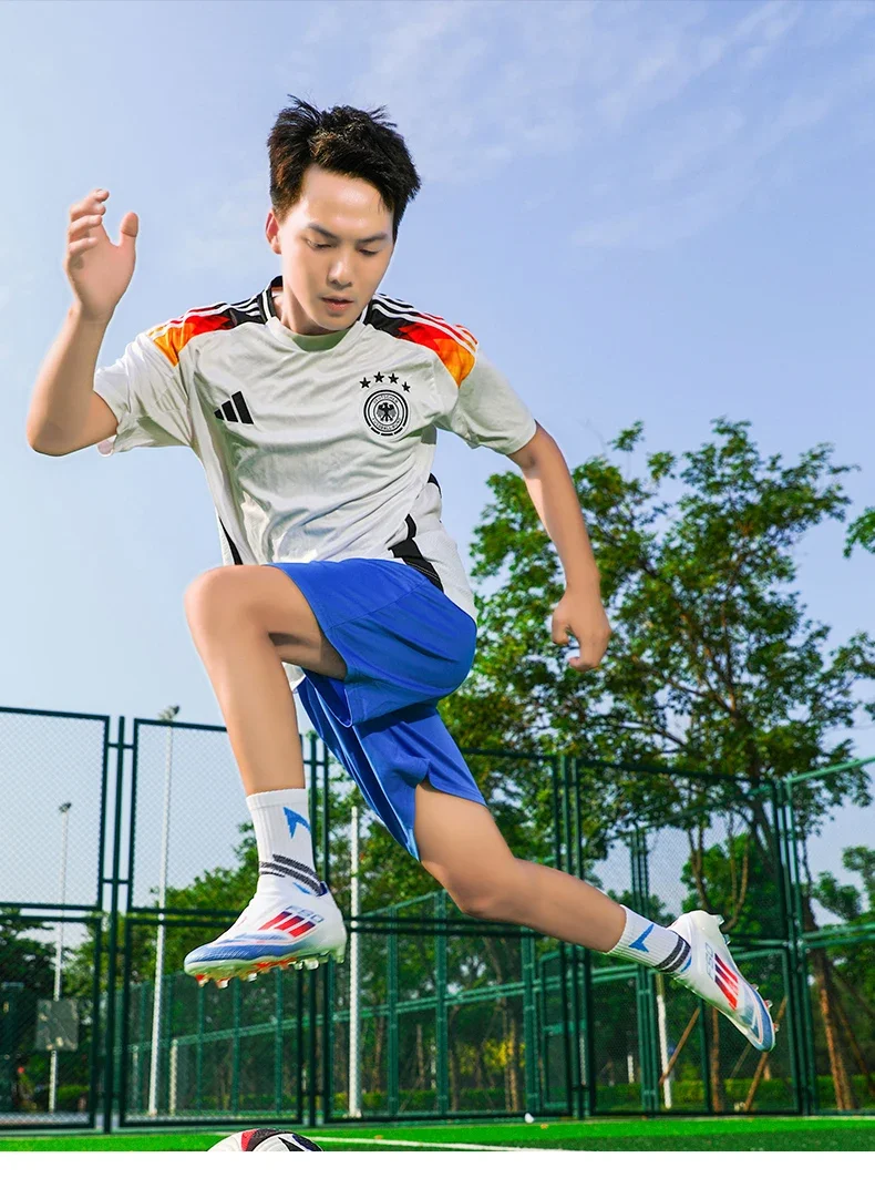 Description Picture 3 of itemHigh Professional Quality  New Men Football Shoes Training Soccer Shoes Society Cleats Indoor Fast Original Football Field Boots