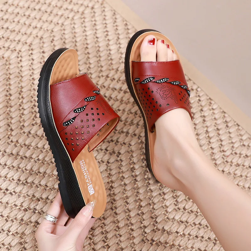 women sandals fashion summer new PU Leather women slippers Ladies Casual Beach Wedges Shoes Mother Flats Sandals